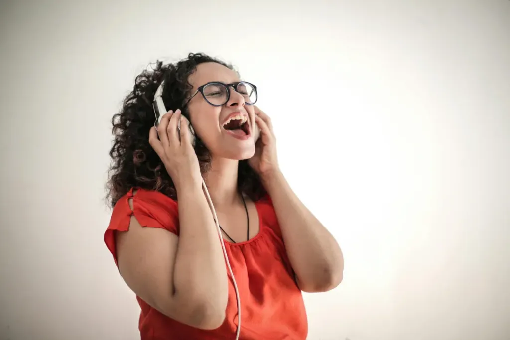 A singer enjoying her free voice